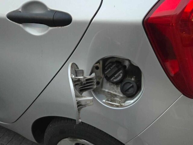 Серый Киа Пиканто, объемом двигателя 1 л и пробегом 132 тыс. км за 7950 $, фото 1 на Automoto.ua