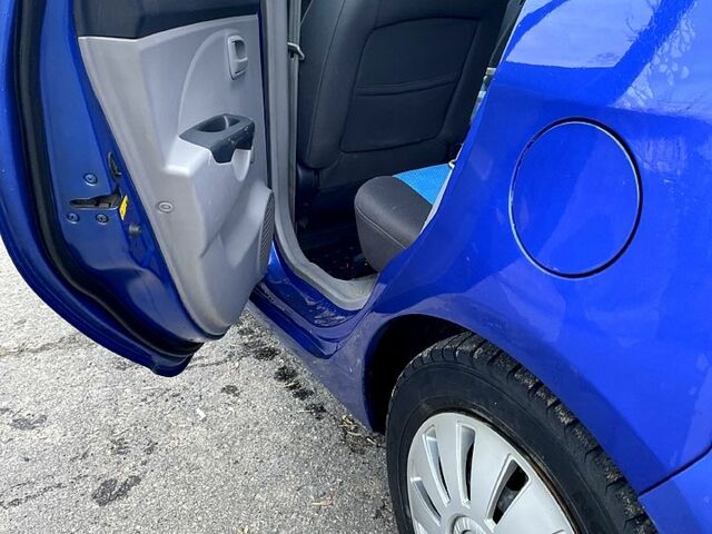 Синій Кіа Піканто, об'ємом двигуна 1 л та пробігом 1 тис. км за 4200 $, фото 2 на Automoto.ua