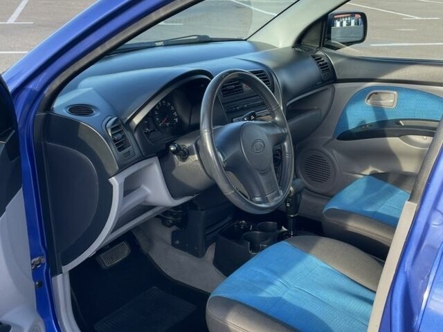 Синий Киа Пиканто, объемом двигателя 1.1 л и пробегом 190 тыс. км за 4800 $, фото 6 на Automoto.ua