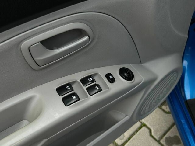 Киа Пиканто 2008 в Кривом Роге на Automoto.ua Синий Киа Пиканто, объемом двигателя 1.1 л и пробегом 110 тыс. км за 5400 $, фото 8 на Automoto.ua