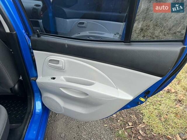 Синий Киа Пиканто, объемом двигателя 1.1 л и пробегом 150 тыс. км за 5800 $, фото 5 на Automoto.ua