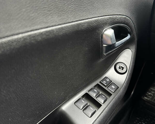 Синій Кіа Піканто, об'ємом двигуна 1.25 л та пробігом 111 тис. км за 8000 $, фото 17 на Automoto.ua