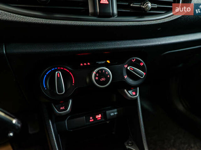 Синий Киа Пиканто, объемом двигателя 1 л и пробегом 52 тыс. км за 15417 $, фото 15 на Automoto.ua