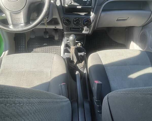 Зеленый Киа Пиканто, объемом двигателя 1.1 л и пробегом 131 тыс. км за 3600 $, фото 5 на Automoto.ua