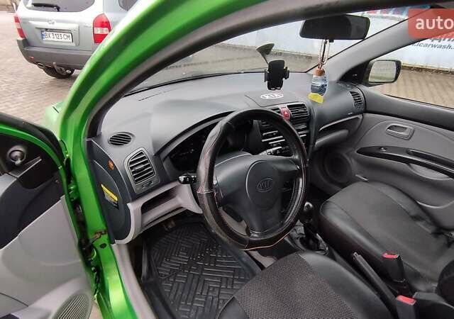 Зеленый Киа Пиканто, объемом двигателя 1.1 л и пробегом 87 тыс. км за 3800 $, фото 1 на Automoto.ua