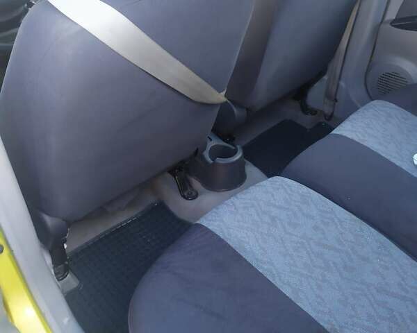 Зеленый Киа Пиканто, объемом двигателя 1.1 л и пробегом 150 тыс. км за 4200 $, фото 2 на Automoto.ua