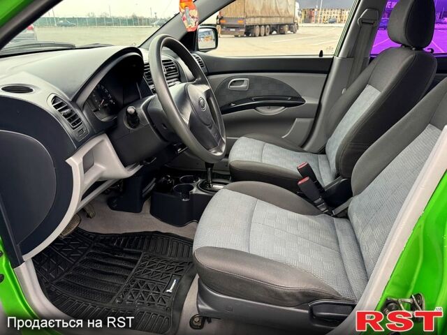 Зелений Кіа Піканто, об'ємом двигуна 1.1 л та пробігом 117 тис. км за 5750 $, фото 4 на Automoto.ua