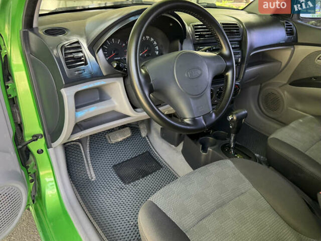 Зелений Кіа Піканто, об'ємом двигуна 1.1 л та пробігом 117 тис. км за 5750 $, фото 4 на Automoto.ua