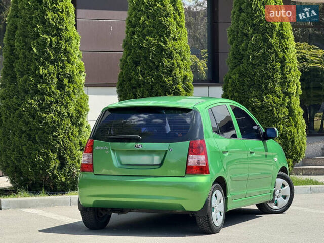 Зелений Кіа Піканто, об'ємом двигуна 1.1 л та пробігом 117 тис. км за 5750 $, фото 2 на Automoto.ua