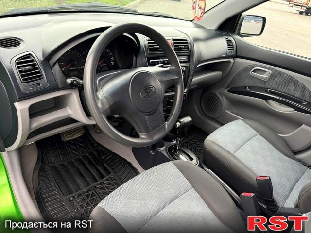 Зелений Кіа Піканто, об'ємом двигуна 1.1 л та пробігом 117 тис. км за 5750 $, фото 5 на Automoto.ua