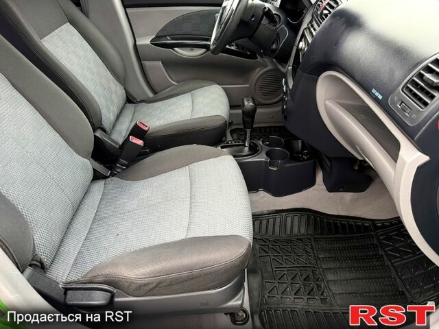 Зелений Кіа Піканто, об'ємом двигуна 1.1 л та пробігом 117 тис. км за 5750 $, фото 8 на Automoto.ua