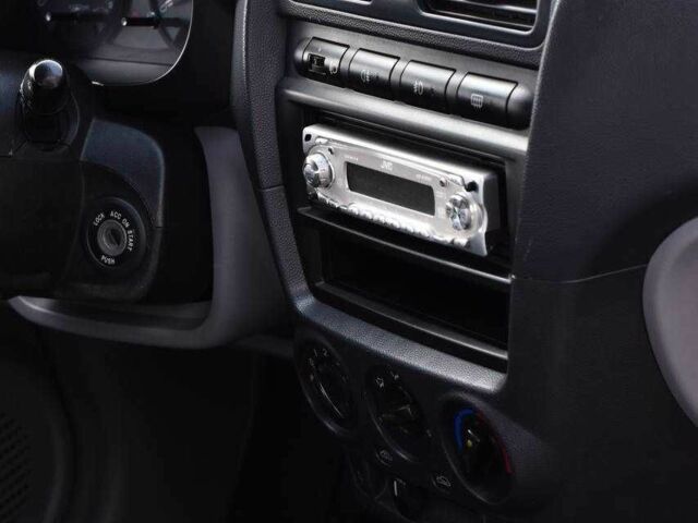 Киа Пиканто 2004 в Кривом Роге на Automoto.ua Оранжевый Киа Пиканто, объемом двигателя 1.1 л и пробегом 190 тыс. км за 4350 $, фото 13 на Automoto.ua