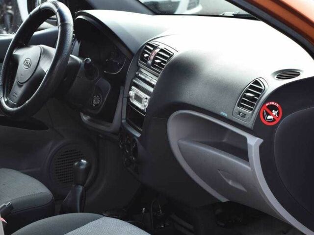 Киа Пиканто 2004 в Кривом Роге на Automoto.ua Оранжевый Киа Пиканто, объемом двигателя 1.1 л и пробегом 190 тыс. км за 4350 $, фото 11 на Automoto.ua