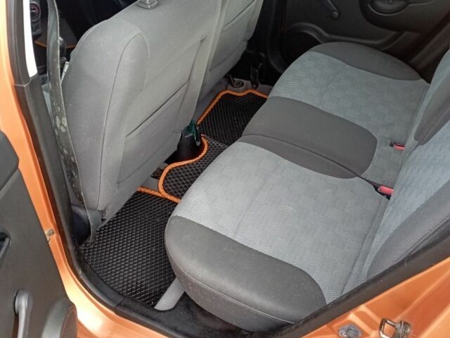 Помаранчевий Кіа Піканто, об'ємом двигуна 1.1 л та пробігом 150 тис. км за 4100 $, фото 6 на Automoto.ua