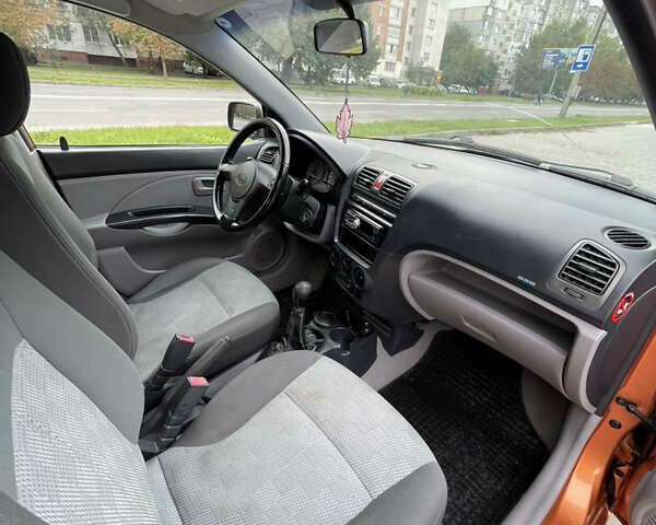 Оранжевый Киа Пиканто, объемом двигателя 1.09 л и пробегом 181 тыс. км за 3700 $, фото 18 на Automoto.ua