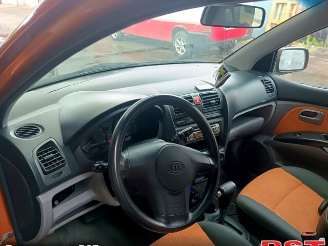 Помаранчевий Кіа Піканто, об'ємом двигуна 1.1 л та пробігом 180 тис. км за 2999 $, фото 3 на Automoto.ua
