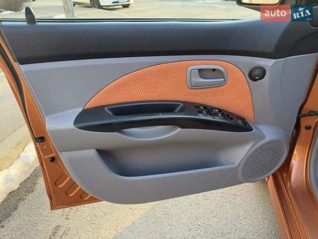 Помаранчевий Кіа Піканто, об'ємом двигуна 1.1 л та пробігом 133 тис. км за 4500 $, фото 13 на Automoto.ua