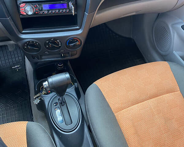 Кіа Піканто 2006 у Одесі на Automoto.ua Помаранчевий Кіа Піканто, об'ємом двигуна 1.1 л та пробігом 123 тис. км за 5200 $, фото 17 на Automoto.ua