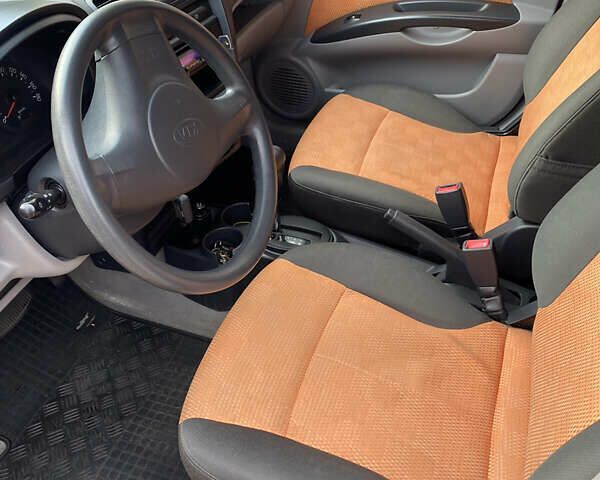 Кіа Піканто 2006 у Одесі на Automoto.ua Помаранчевий Кіа Піканто, об'ємом двигуна 1.1 л та пробігом 123 тис. км за 5200 $, фото 8 на Automoto.ua