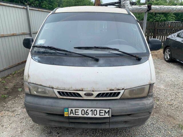 Белый Киа Преджио, объемом двигателя 2.5 л и пробегом 2 тыс. км за 1300 $, фото 1 на Automoto.ua