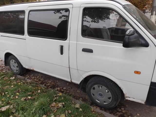 Киа Преджио 2001 в Хмельницком на Automoto.ua Белый Киа Преджио, объемом двигателя 2.7 л и пробегом 340 тыс. км за 3000 $, фото 1 на Automoto.ua