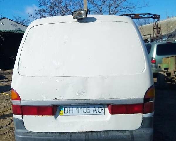 Белый Киа Преджио, объемом двигателя 2.5 л и пробегом 111 тыс. км за 1400 $, фото 2 на Automoto.ua