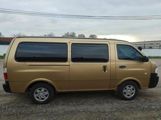 Жовтий Кіа Преджіо, об'ємом двигуна 2.5 л та пробігом 430 тис. км за 5100 $, фото 2 на Automoto.ua