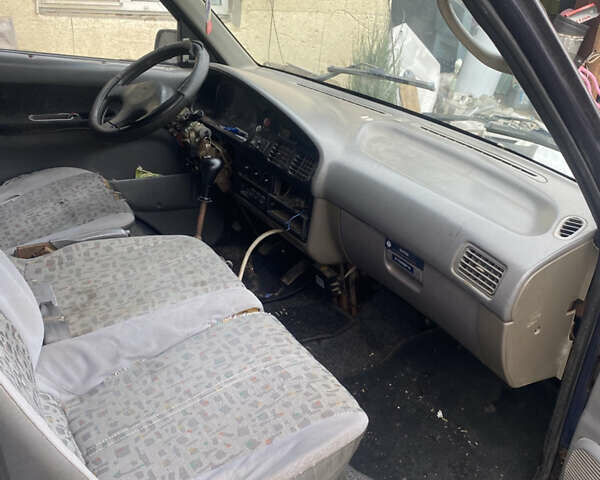 Синій Кіа Преджіо, об'ємом двигуна 2.7 л та пробігом 1 тис. км за 1700 $, фото 4 на Automoto.ua