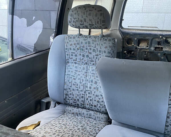 Синій Кіа Преджіо, об'ємом двигуна 2.7 л та пробігом 1 тис. км за 1700 $, фото 9 на Automoto.ua