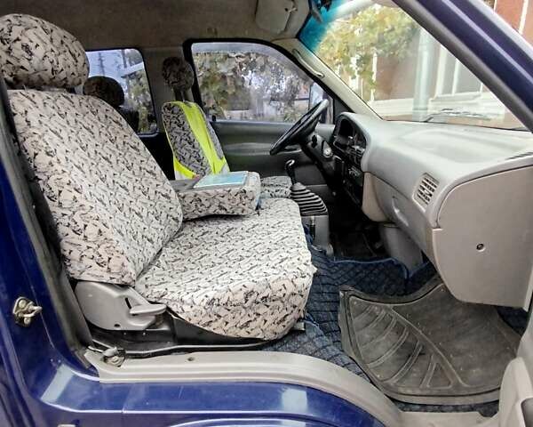 Синий Киа Преджио, объемом двигателя 2.7 л и пробегом 252 тыс. км за 3500 $, фото 6 на Automoto.ua