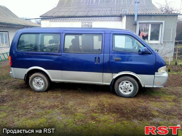 Синий Киа Преджио, объемом двигателя 3 л и пробегом 230 тыс. км за 2800 $, фото 1 на Automoto.ua