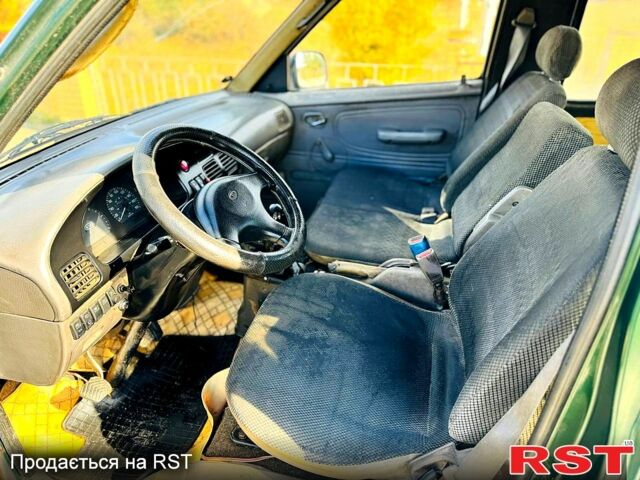 Зелений Кіа Преджіо, об'ємом двигуна 2.7 л та пробігом 320 тис. км за 1350 $, фото 4 на Automoto.ua