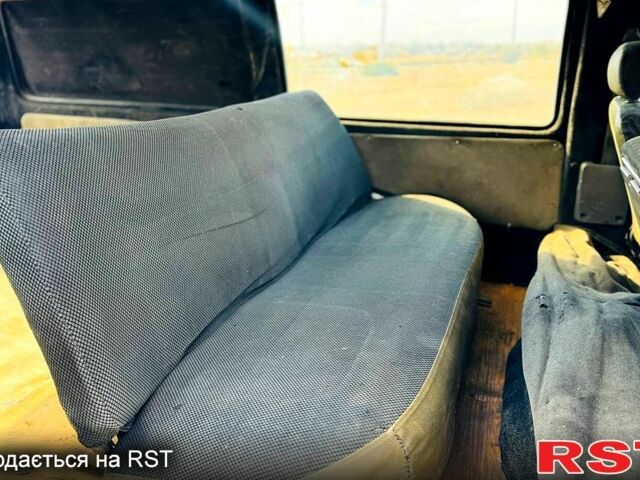 Зелений Кіа Преджіо, об'ємом двигуна 2.7 л та пробігом 320 тис. км за 1350 $, фото 5 на Automoto.ua