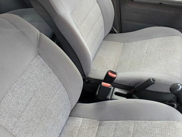 Білий Кіа Прайд, об'ємом двигуна 1.32 л та пробігом 263 тис. км за 900 $, фото 5 на Automoto.ua