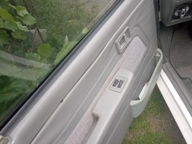 Киа Прайд 2000 в Попольне на Automoto.ua Белый Киа Прайд, объемом двигателя 1.3 л и пробегом 300 тыс. км за 1100 $, фото 3 на Automoto.ua