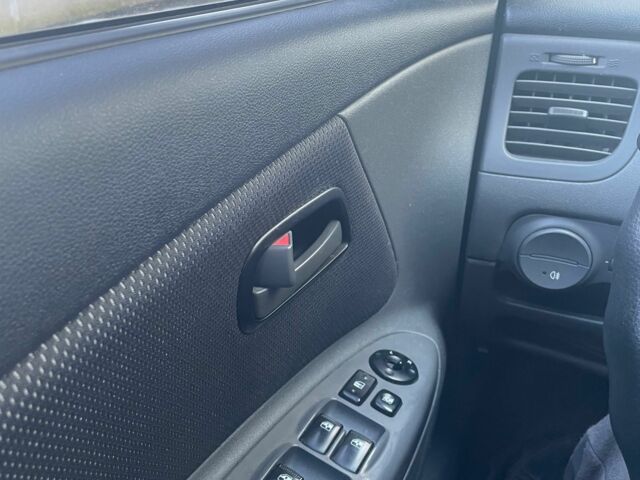 Черный Киа Прайд, объемом двигателя 0 л и пробегом 200 тыс. км за 1900 $, фото 4 на Automoto.ua