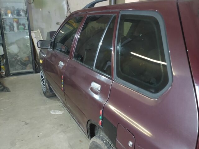 Красный Киа Прайд, объемом двигателя 1.3 л и пробегом 238 тыс. км за 1300 $, фото 3 на Automoto.ua