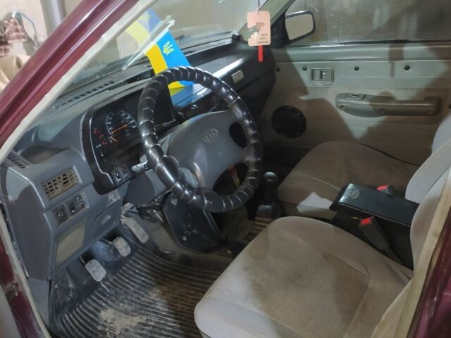 Красный Киа Прайд, объемом двигателя 1.3 л и пробегом 238 тыс. км за 1300 $, фото 4 на Automoto.ua