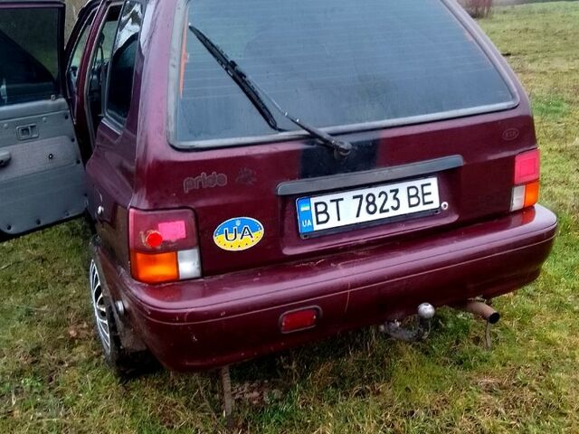 Красный Киа Прайд, объемом двигателя 1.3 л и пробегом 80 тыс. км за 1400 $, фото 4 на Automoto.ua