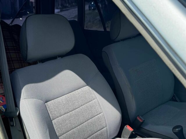 Сірий Кіа Прайд, об'ємом двигуна 1.3 л та пробігом 300 тис. км за 1500 $, фото 3 на Automoto.ua