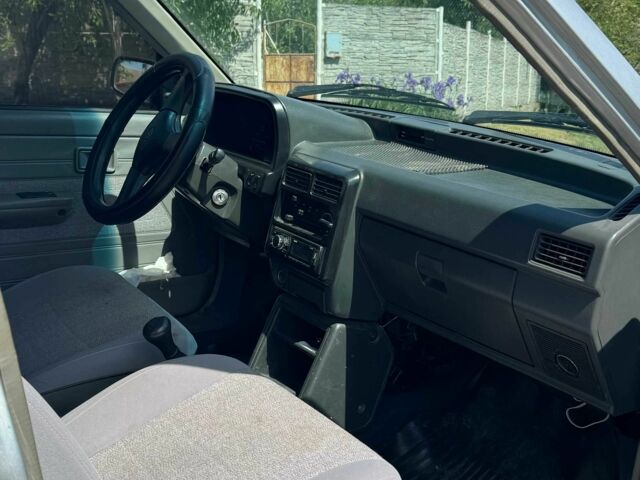 Сірий Кіа Прайд, об'ємом двигуна 1.3 л та пробігом 300 тис. км за 1500 $, фото 4 на Automoto.ua