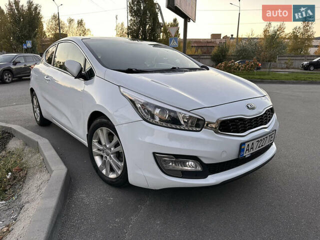 Білий Кіа Про Сід, об'ємом двигуна 1.59 л та пробігом 175 тис. км за 8800 $, фото 24 на Automoto.ua