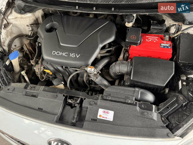 Білий Кіа Про Сід, об'ємом двигуна 1.59 л та пробігом 175 тис. км за 8800 $, фото 35 на Automoto.ua