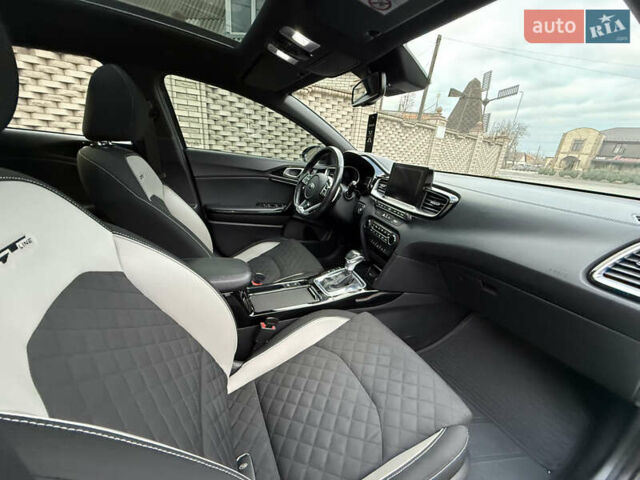 Белый Киа Про Сид, объемом двигателя 1.6 л и пробегом 203 тыс. км за 16700 $, фото 16 на Automoto.ua