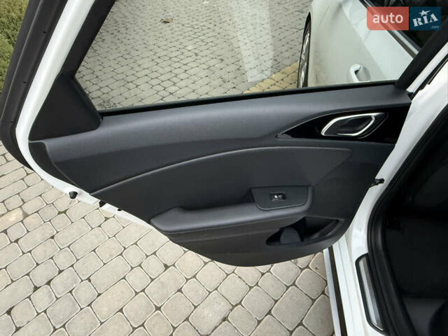 Белый Киа Про Сид, объемом двигателя 1.6 л и пробегом 203 тыс. км за 16700 $, фото 13 на Automoto.ua