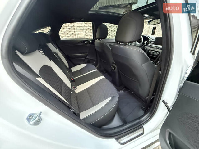 Белый Киа Про Сид, объемом двигателя 1.6 л и пробегом 203 тыс. км за 16700 $, фото 11 на Automoto.ua