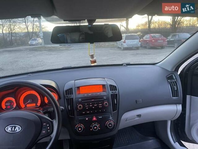Чорний Кіа Про Сід, об'ємом двигуна 1.4 л та пробігом 177 тис. км за 5600 $, фото 9 на Automoto.ua