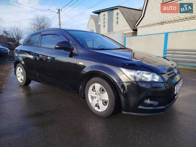 Чорний Кіа Про Сід, об'ємом двигуна 1.4 л та пробігом 230 тис. км за 5350 $, фото 4 на Automoto.ua