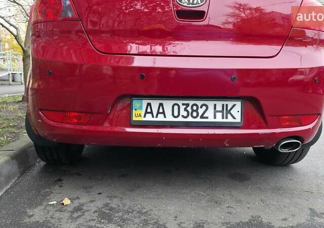 Красный Киа Про Сид, объемом двигателя 2 л и пробегом 221 тыс. км за 7400 $, фото 4 на Automoto.ua