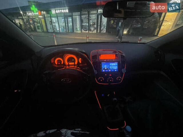 Красный Киа Про Сид, объемом двигателя 1.4 л и пробегом 360 тыс. км за 4100 $, фото 23 на Automoto.ua